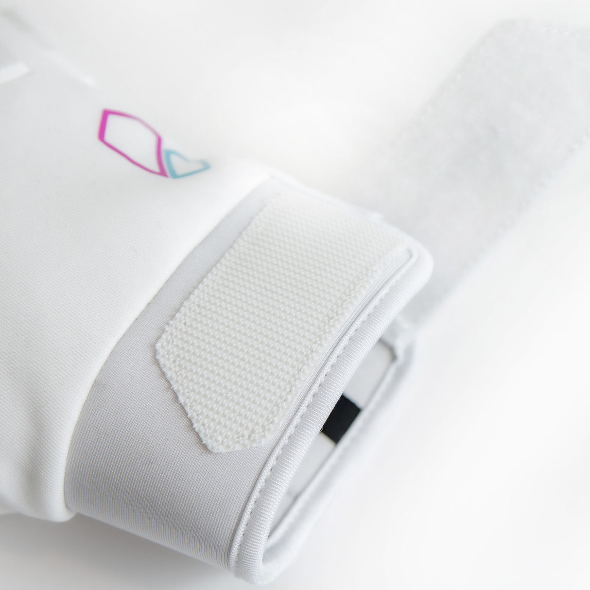 BLINDSAVE LEGACY PADDED GOALIE GLOVES