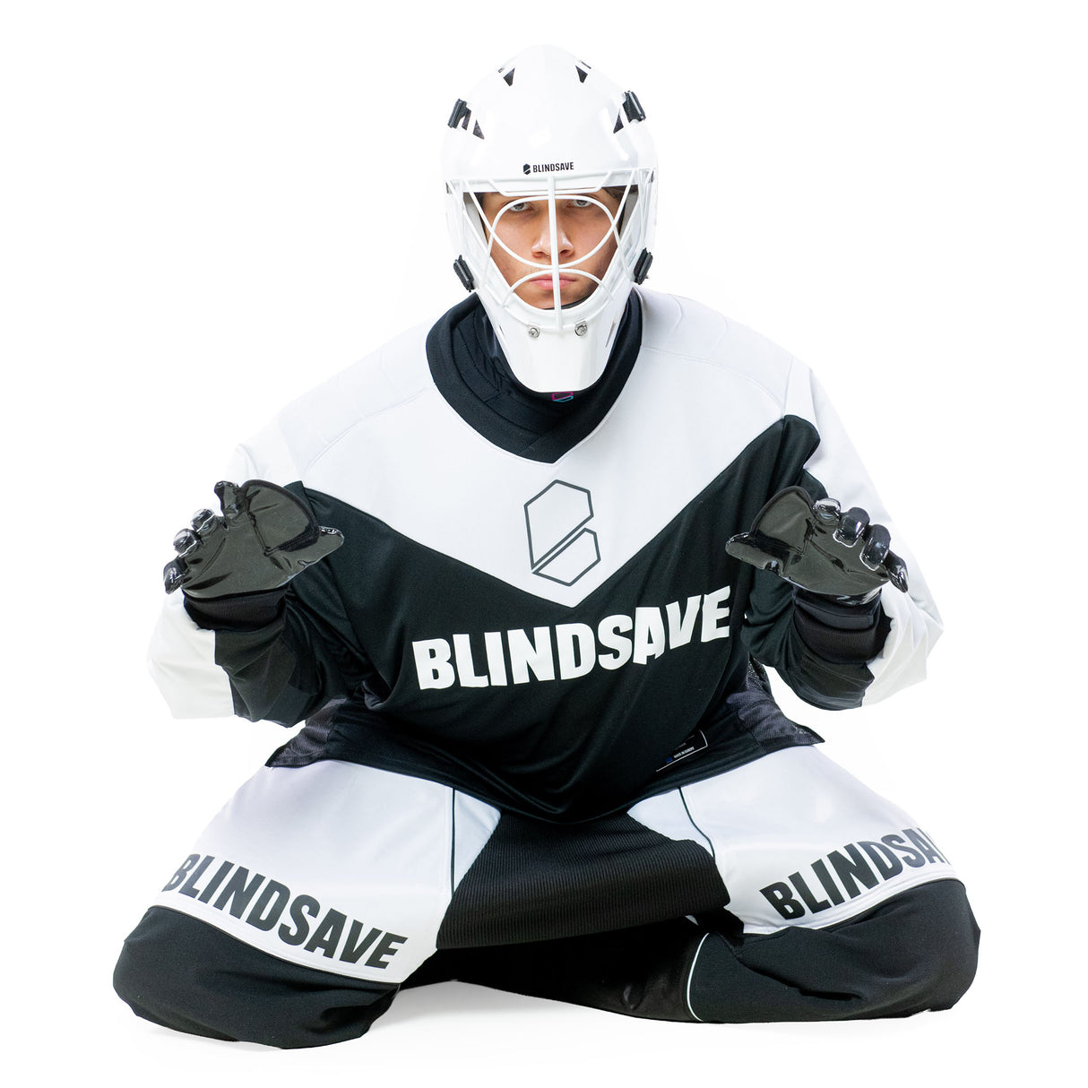 BLINDSAVE VAULT BLACK MAALIVAHDIN PAITA