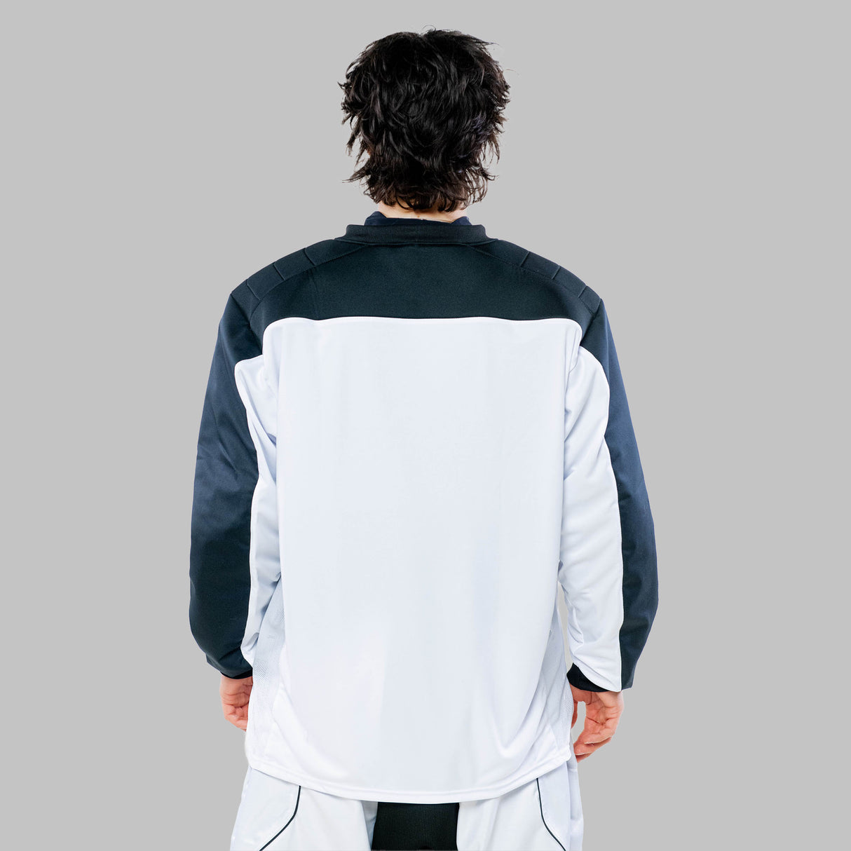 BLINDSAVE VAULT WHITE MAALIVAHDIN PAITA